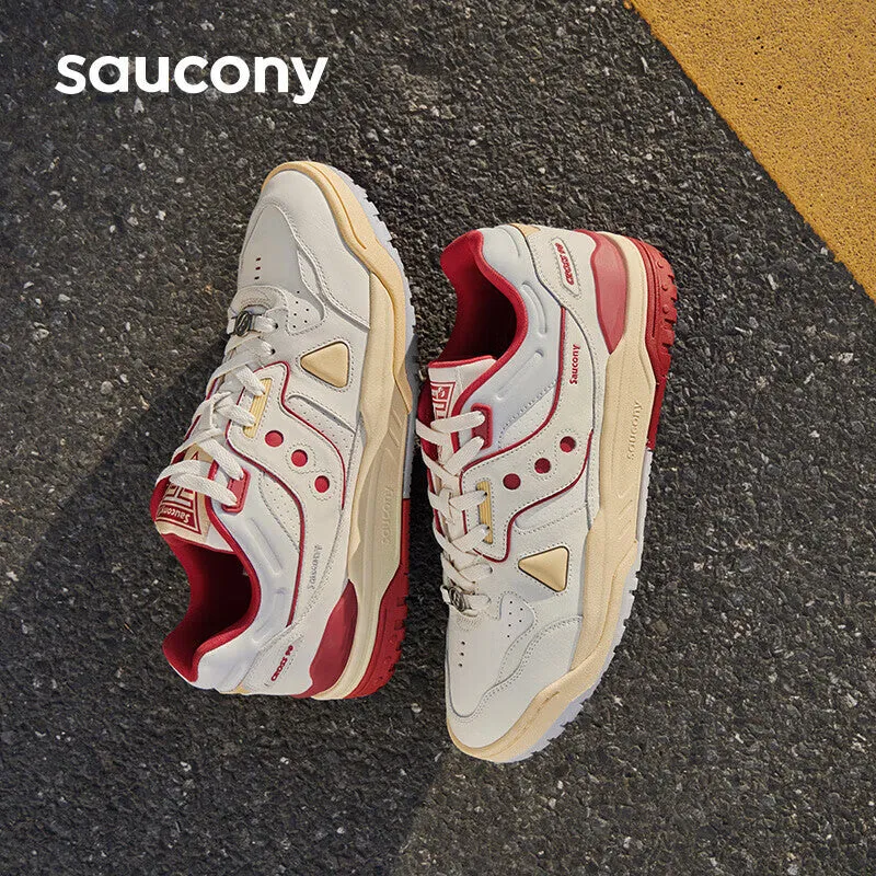 Unisex Stylish Saucony Cross 90 PRM Sneakers for Sports & Leisure - Beige/Red