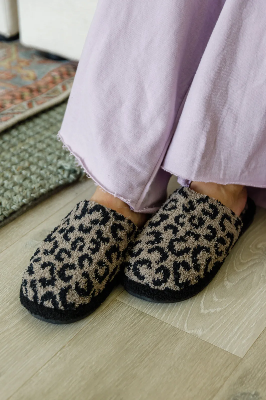 Fuzziest Feet Animal Print Slippers In Mocha